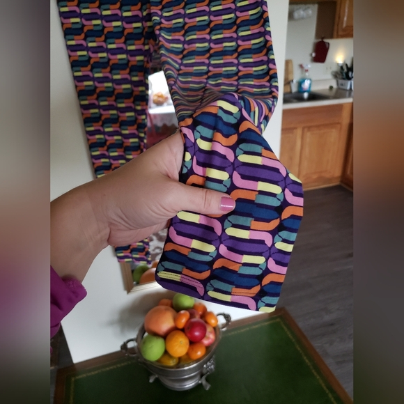 Hot! 90's Mike& Ike lularoe leggings TC - Picture 5 of 14